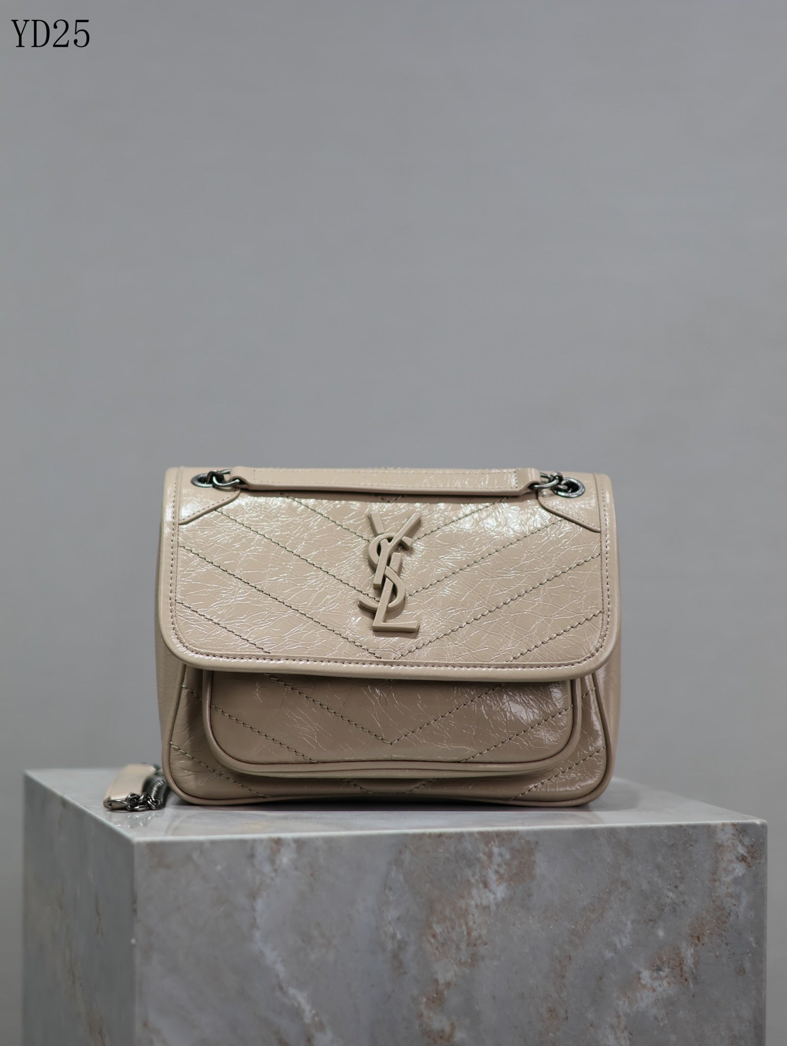 Niki Medium Patent Leather Shoulder Bag