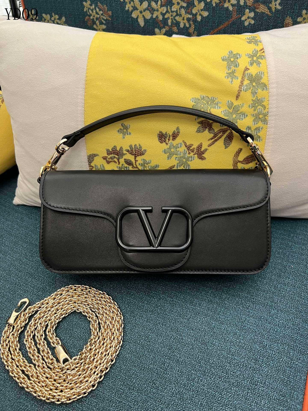 Garavani VLogo Signature Bag