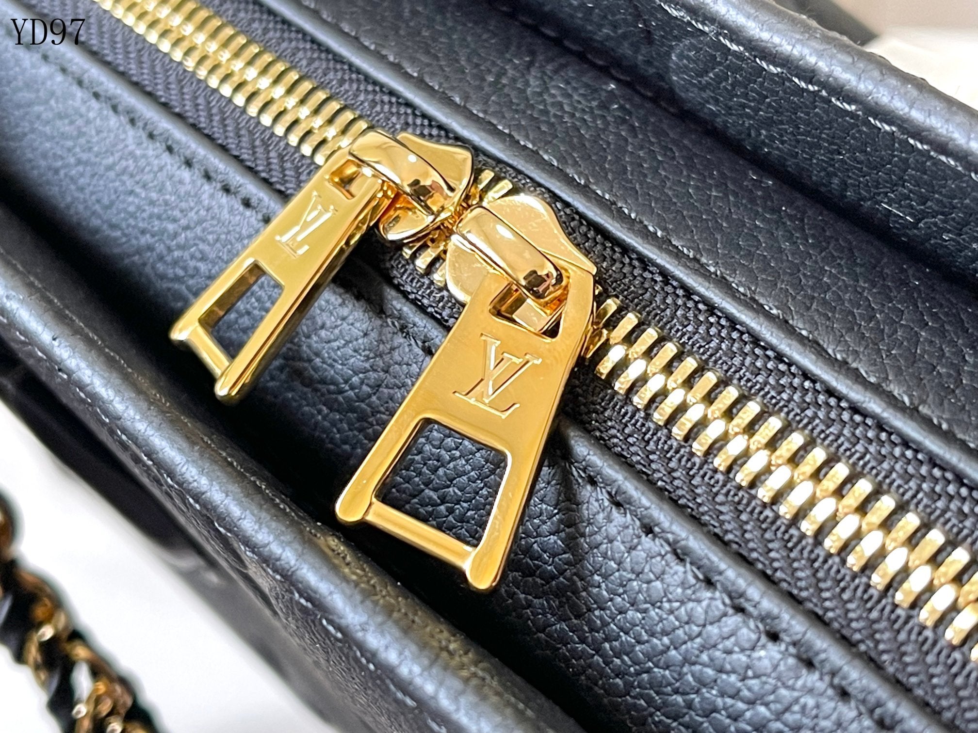 OnTheGo East West Bag