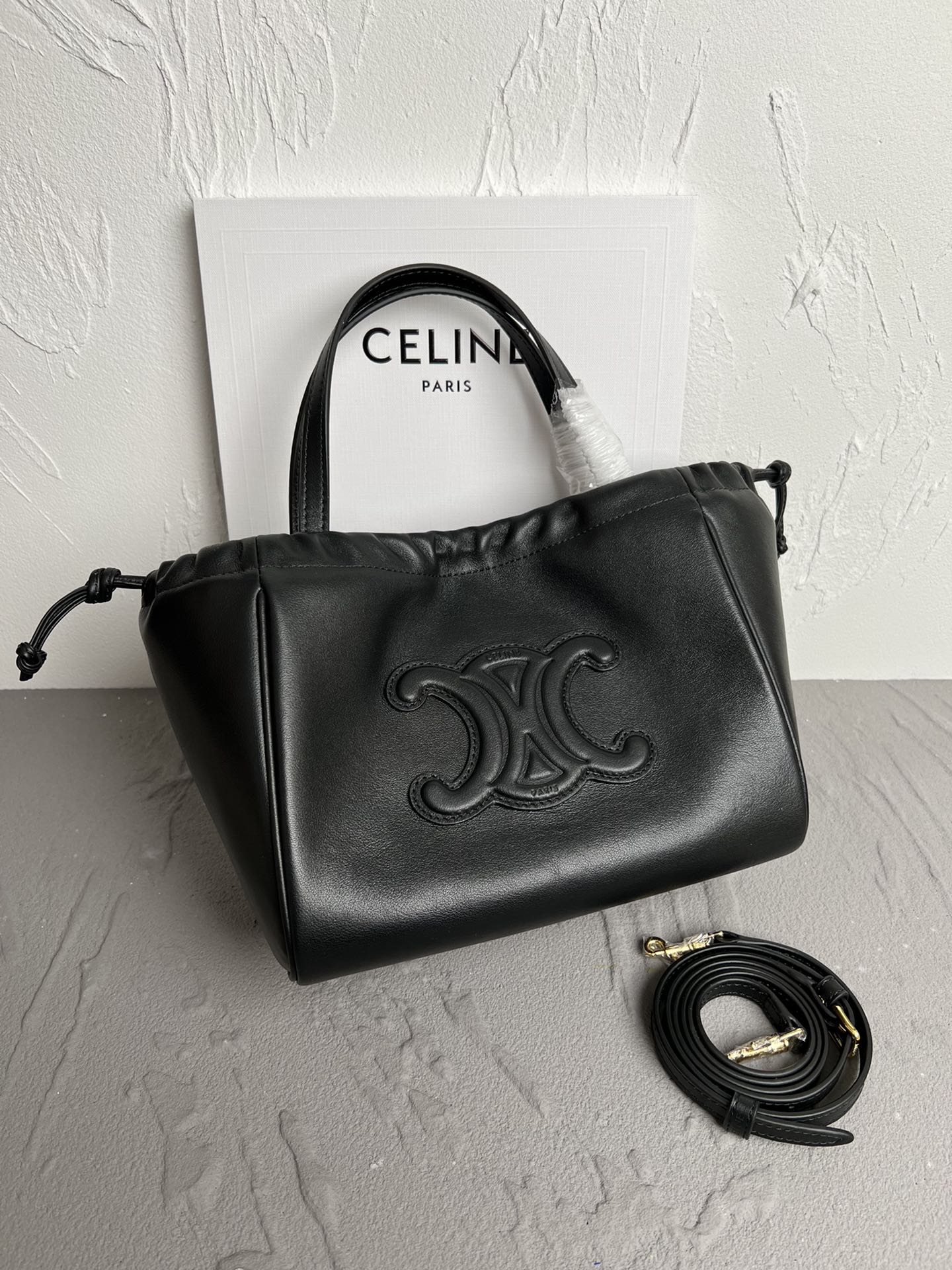 Mini Cuir Cabas Leather Drawstring Bag
