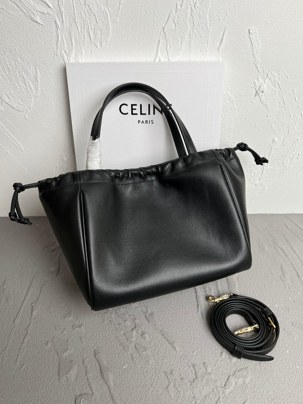 Mini Cuir Cabas Leather Drawstring Bag