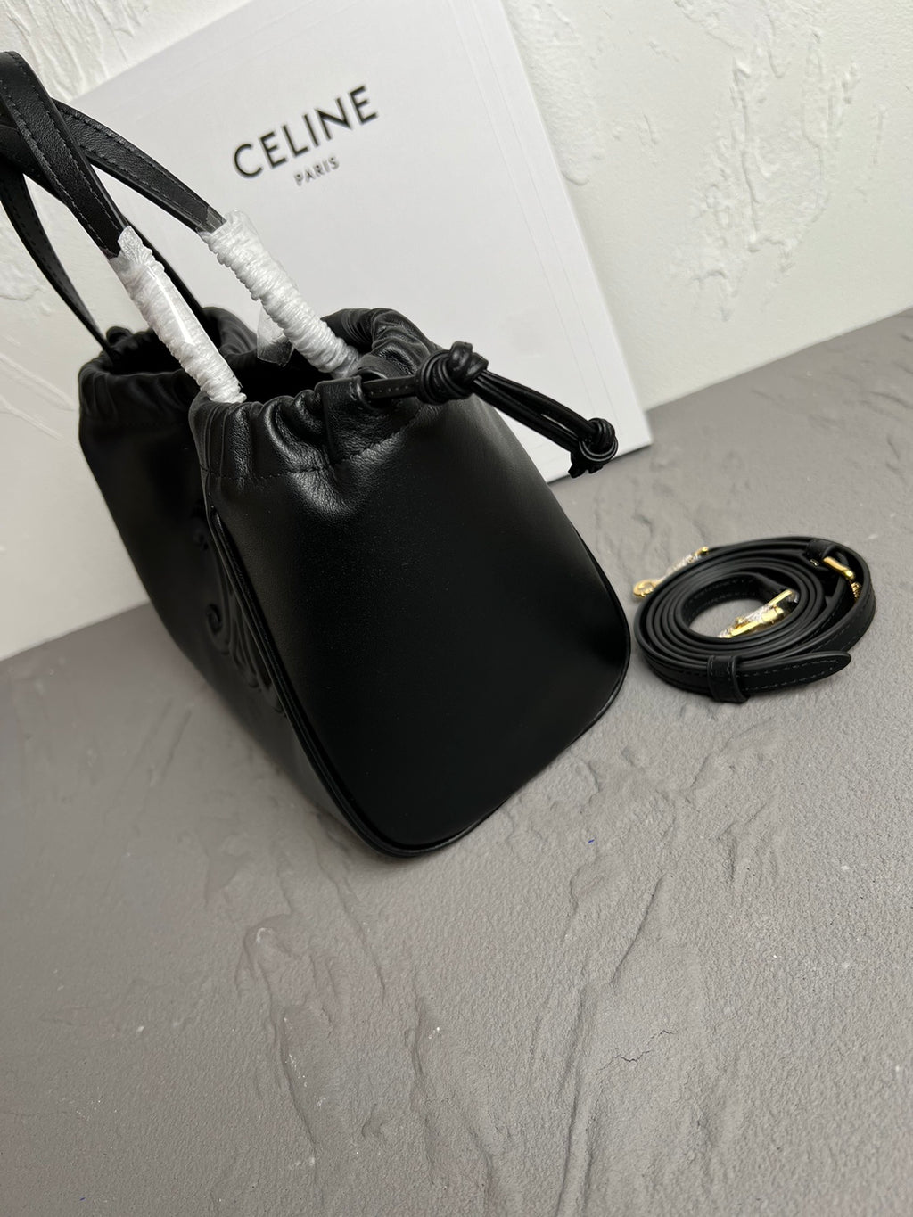 Mini Cuir Cabas Leather Drawstring Bag