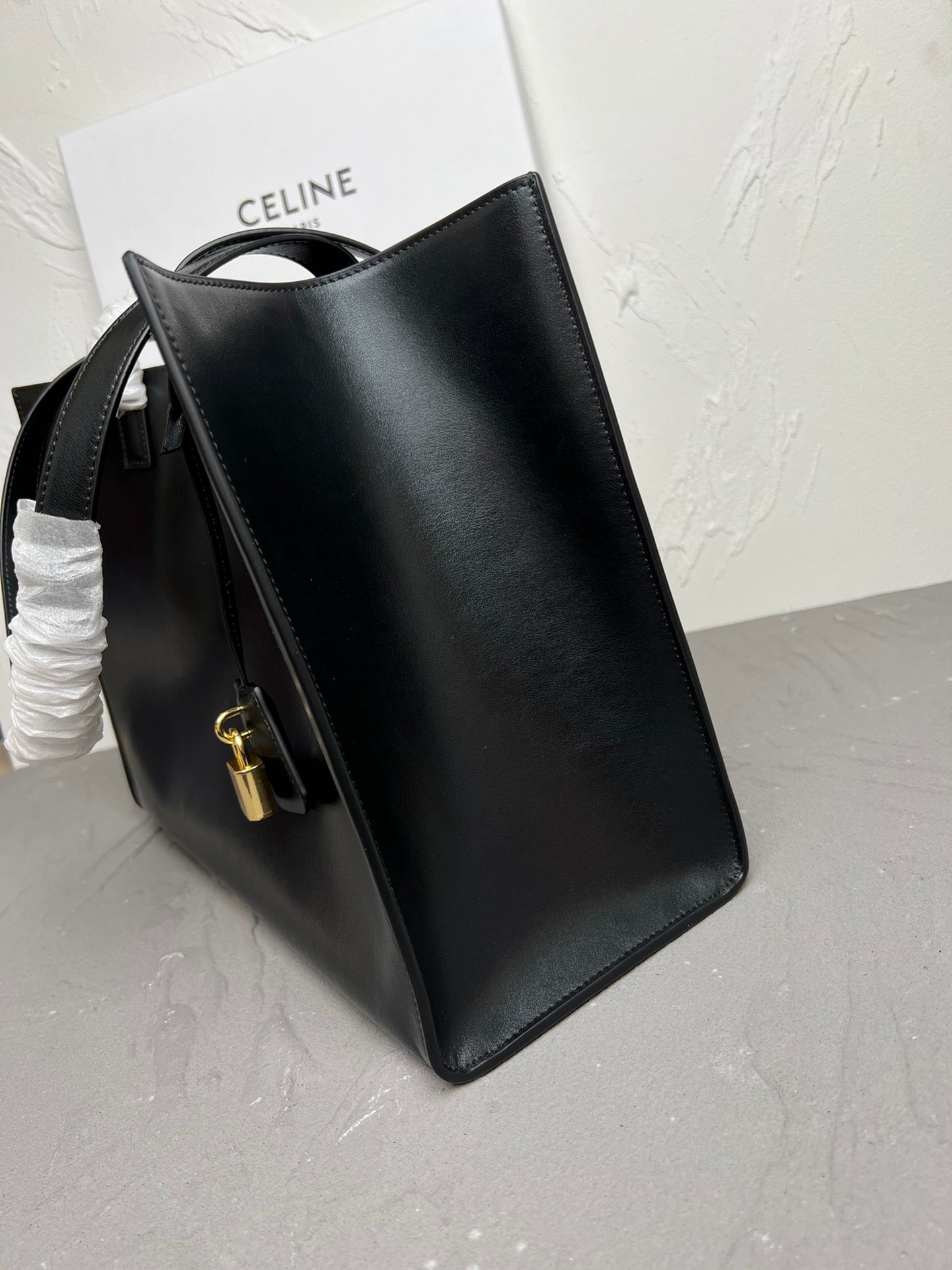 Cabas 16 Structured Cowhide Leather Tote Bag