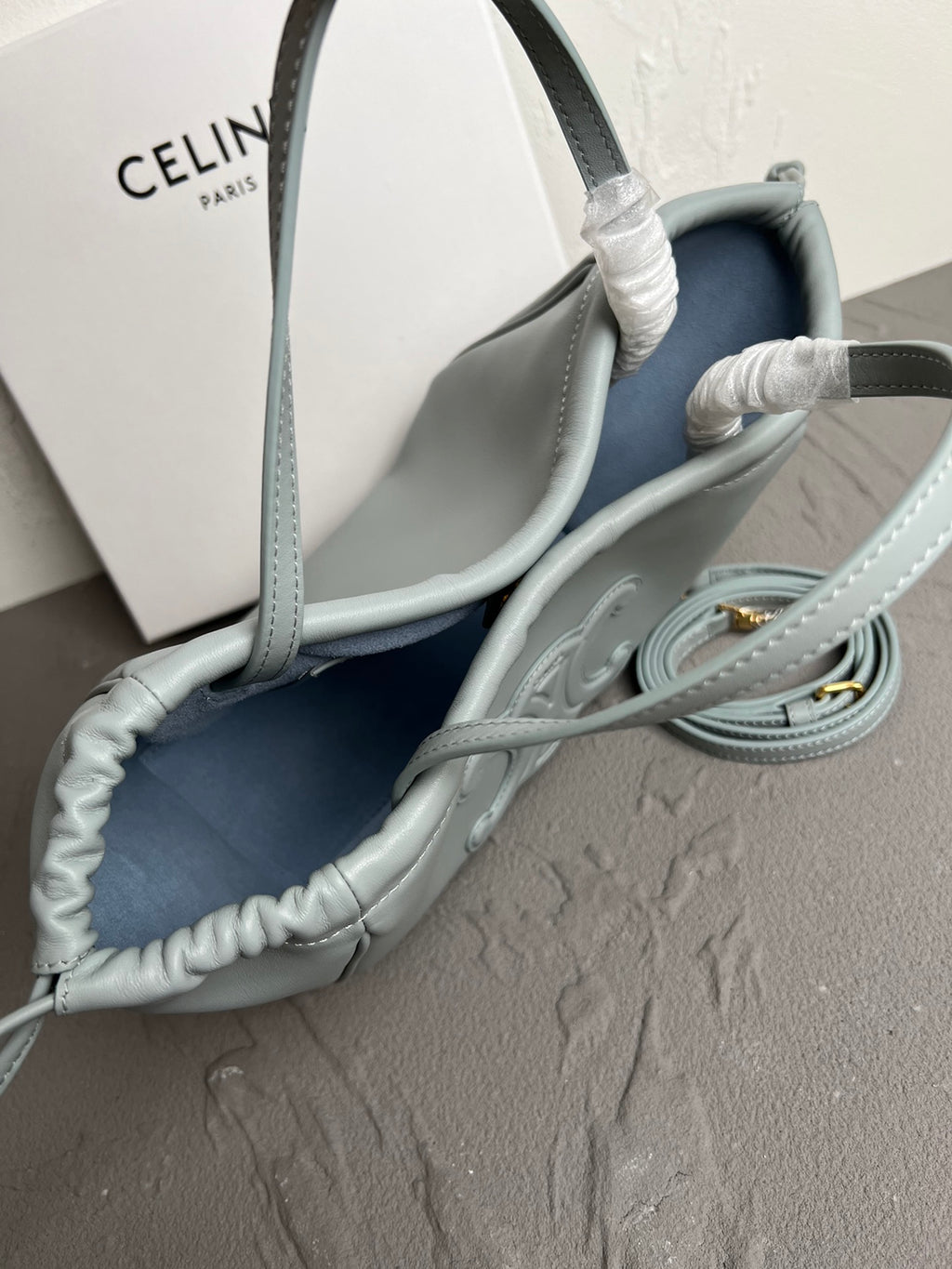 Mini Cuir Cabas Leather Drawstring Bag