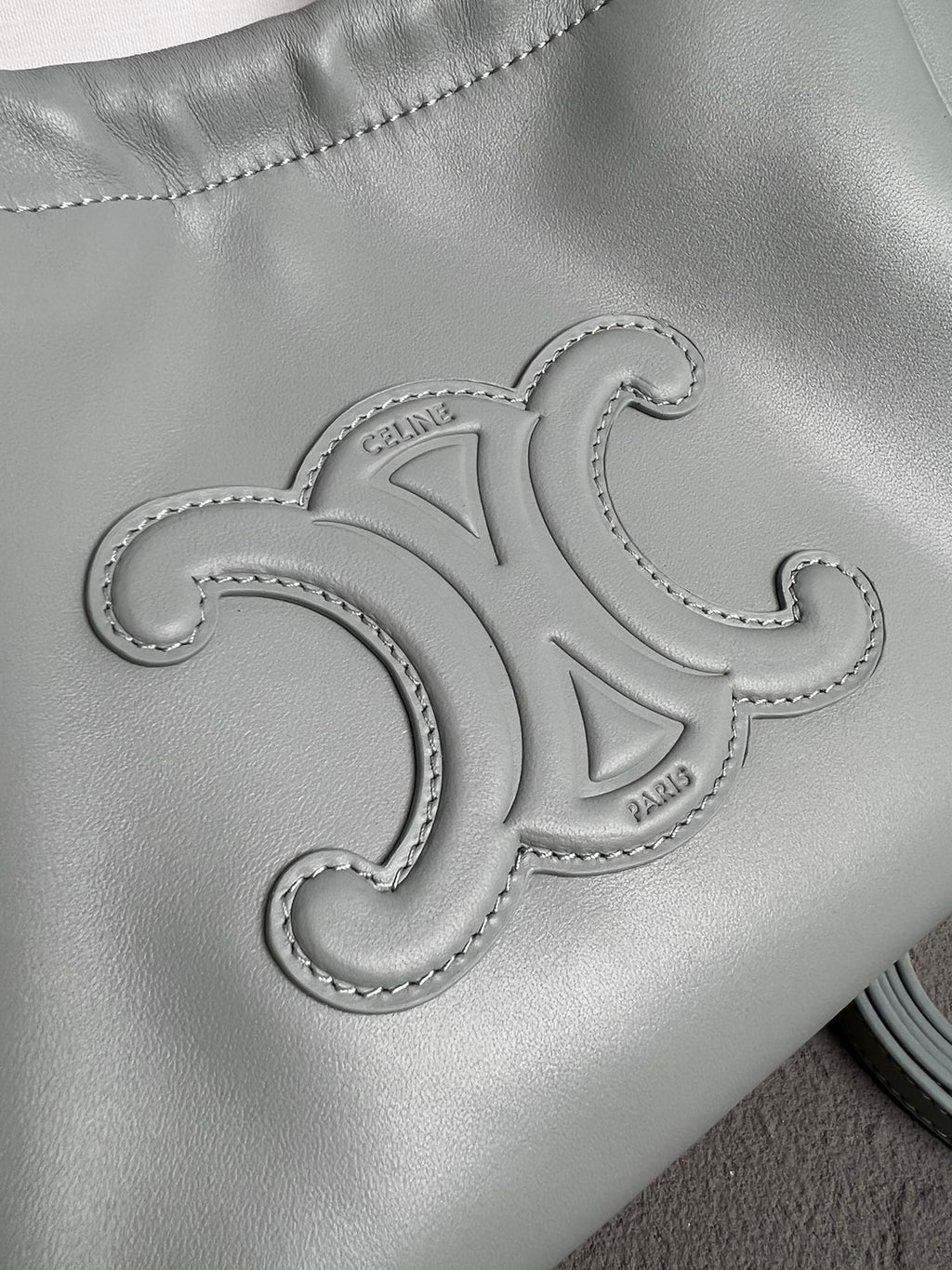 Mini Cuir Cabas Leather Drawstring Bag