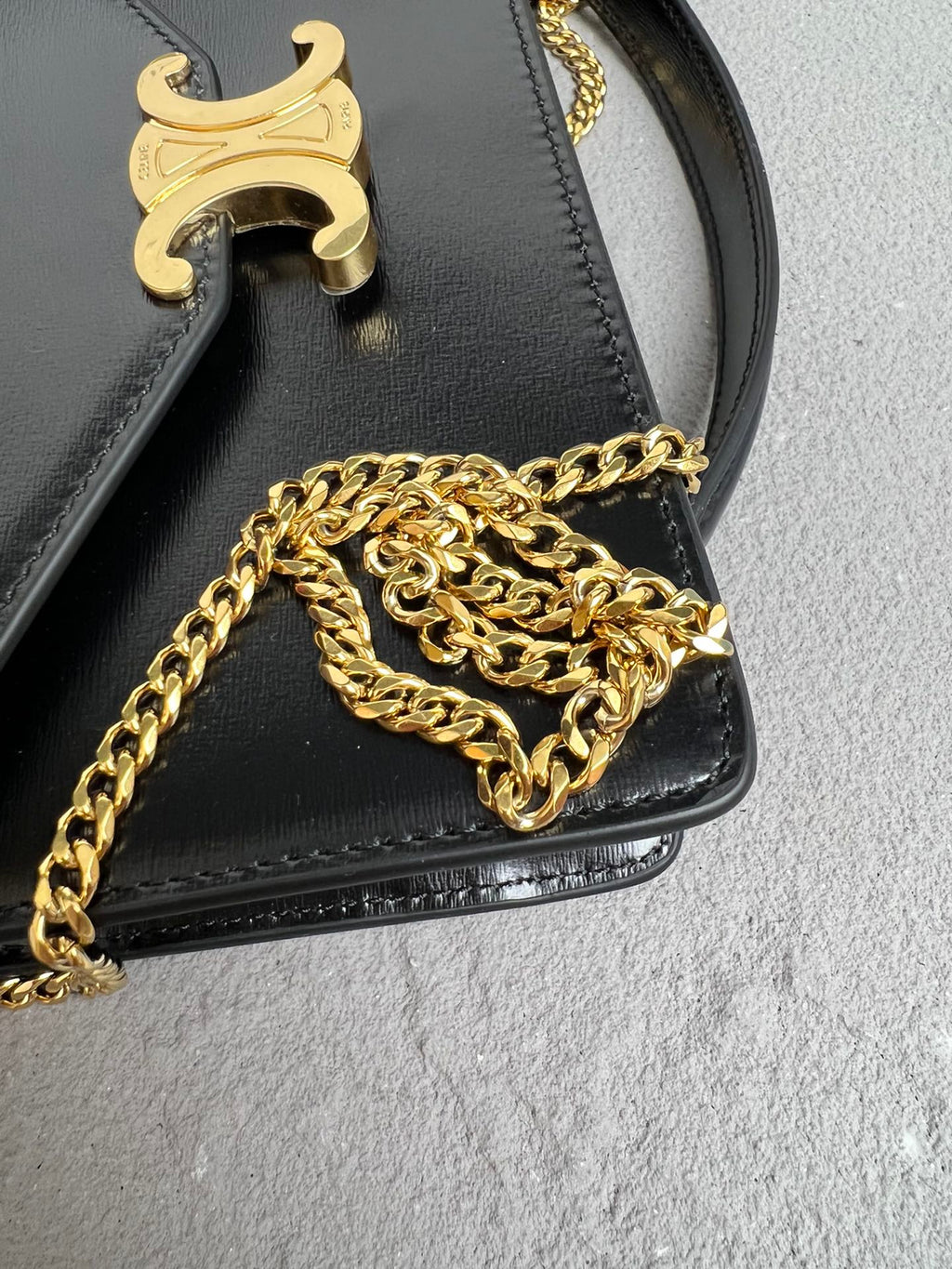 Triomphe Glossy Cowhide Leather Chain Wallet