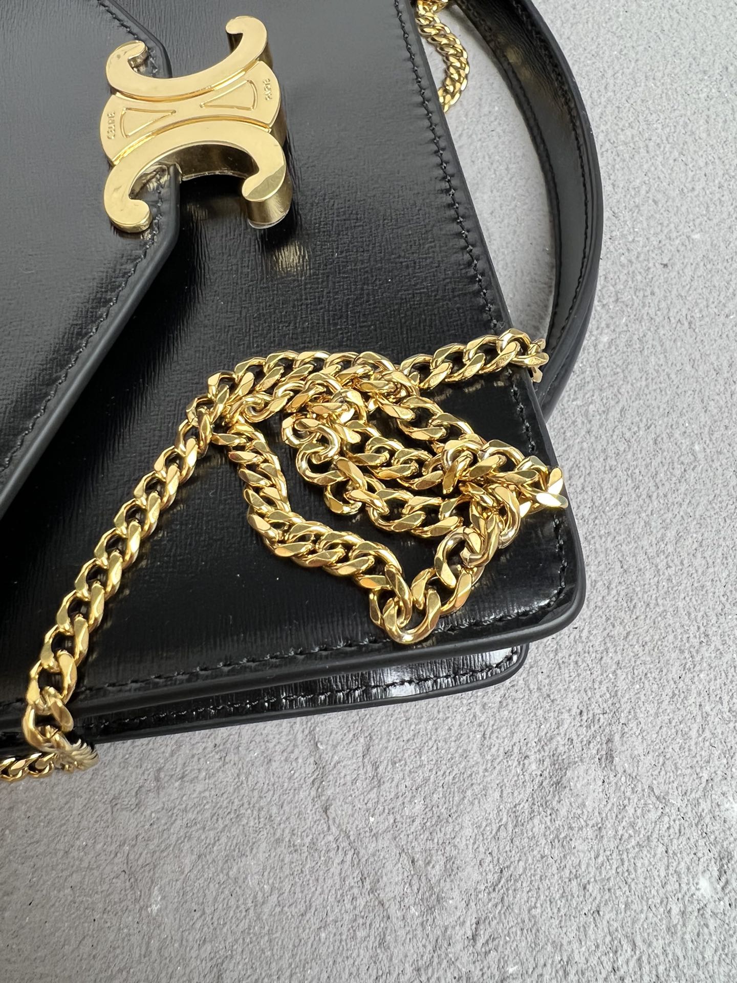 Triomphe Glossy Cowhide Leather Chain Wallet