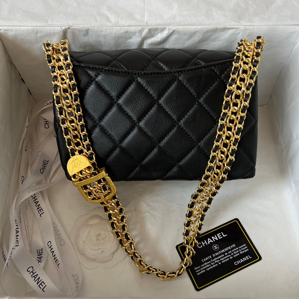 23 Quilted Chain Underarm Bag