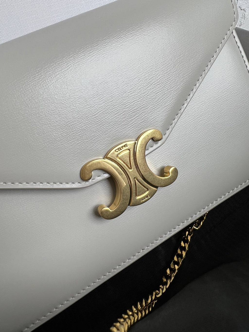 Triomphe Glossy Cowhide Leather Chain Wallet