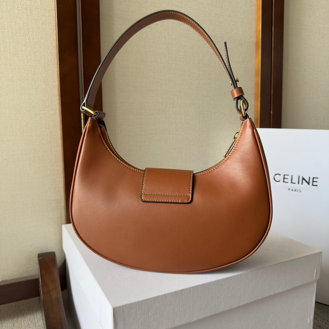 Heloïse Triomphe Small Leather Shoulder Bag
