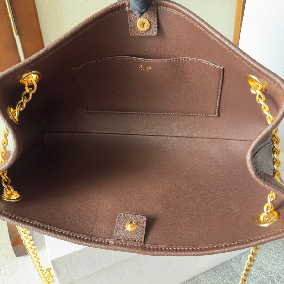 Triomphe Soft Leather Chain Bag