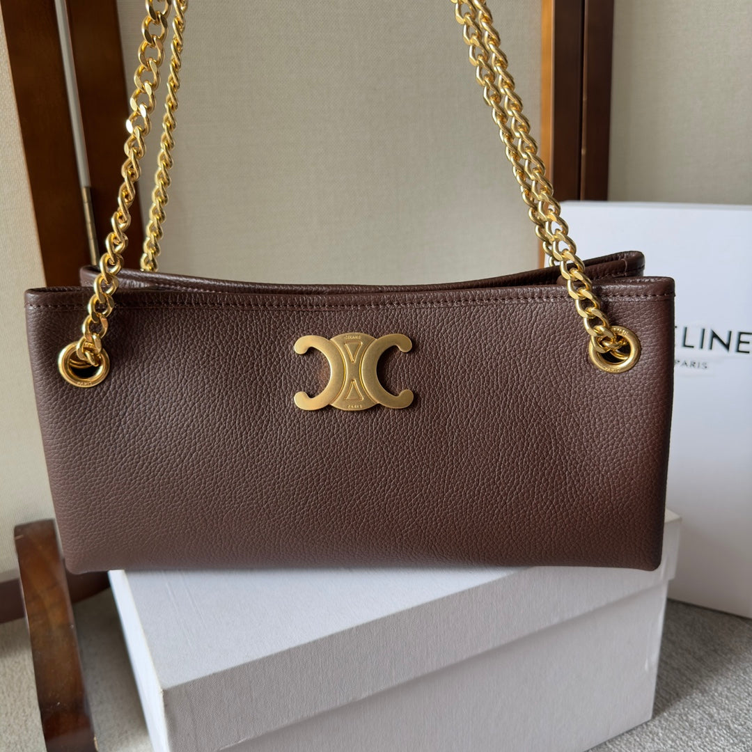Triomphe Soft Leather Chain Bag
