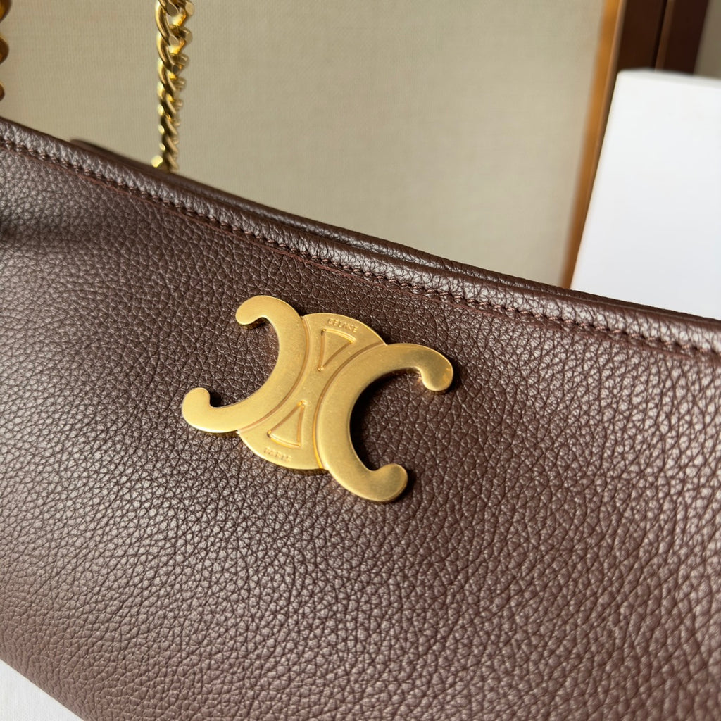 Triomphe Soft Leather Chain Bag