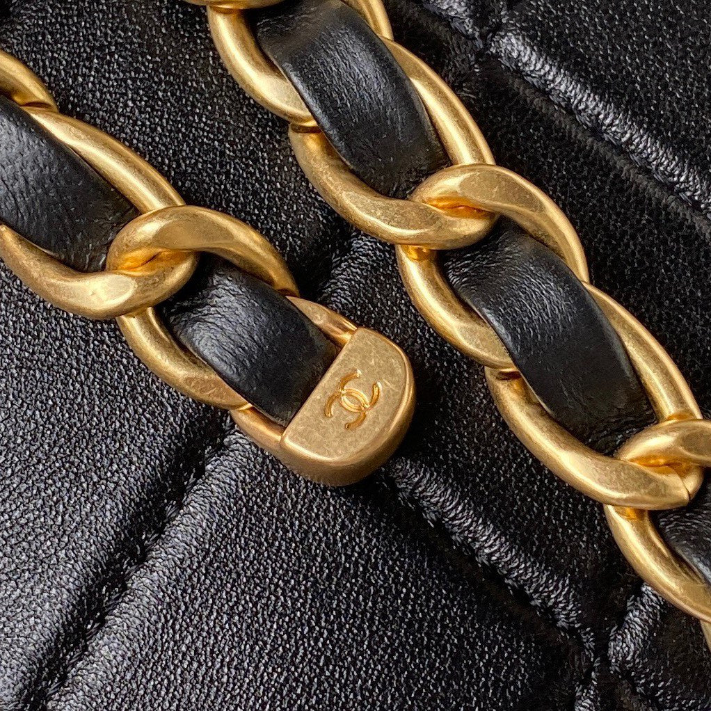 Quilted Lambskin Shoulder Bag with Gold Chain