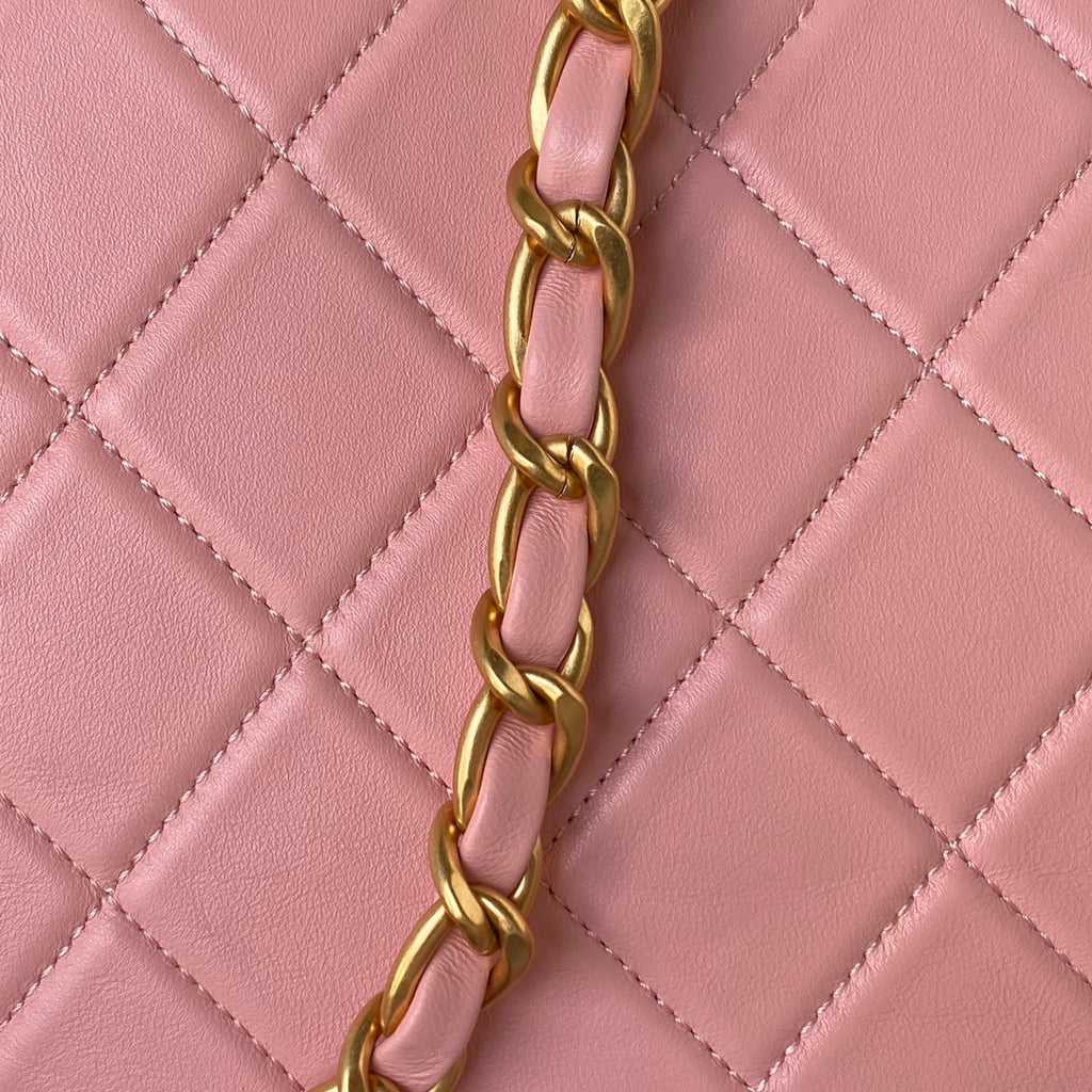 Quilted Lambskin Shoulder Bag with Gold Chain