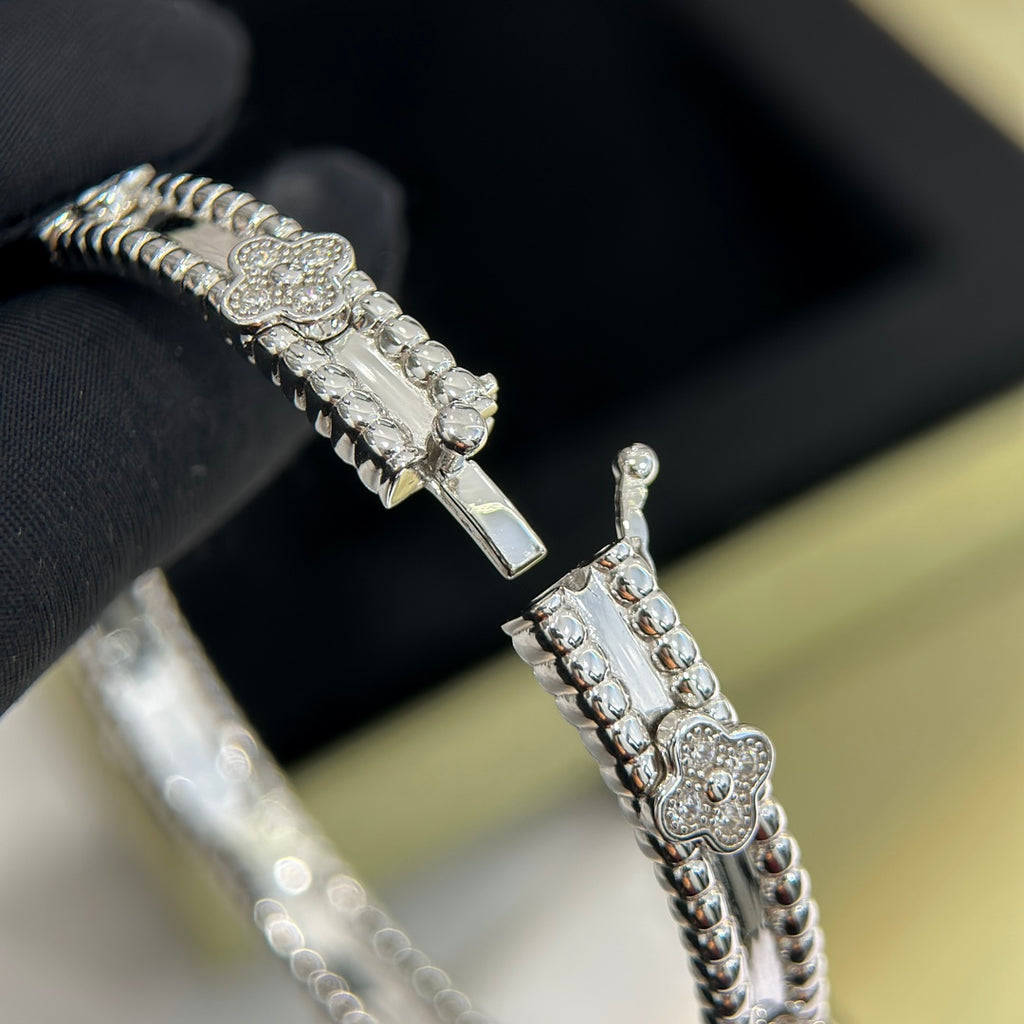 Alhambra Clover Bracelet