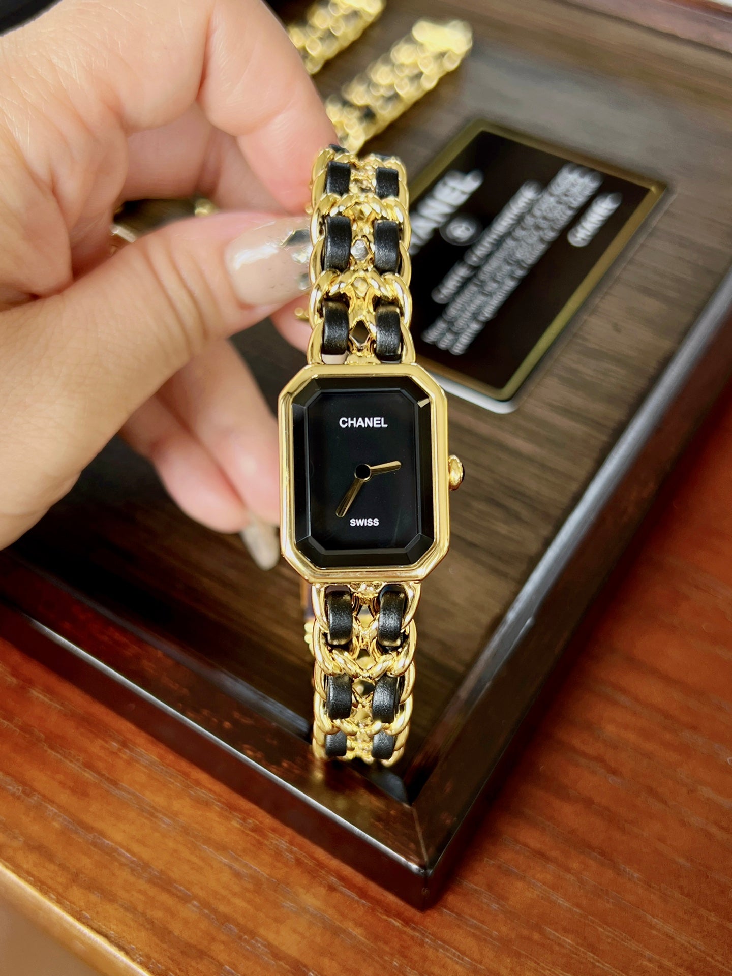 Première Chain-Link Watch