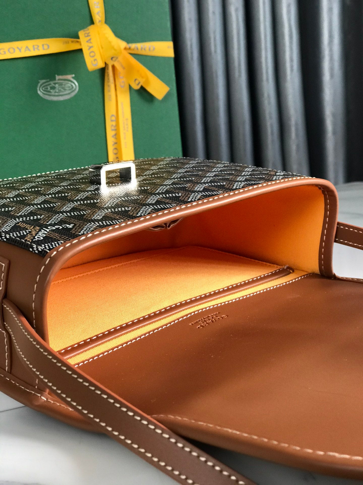 Belvédère II Messenger Bag