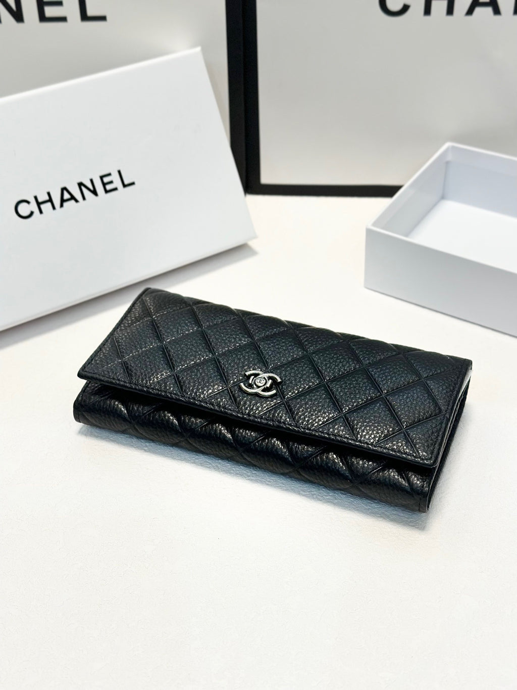 Quilted Black Leather Wallet with Silver Logo
