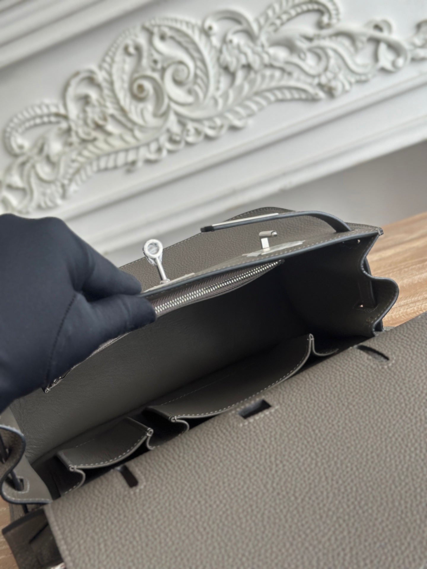 Jypsiere 28cm – Togo Leather | Pewter Grey | Silver Hardware