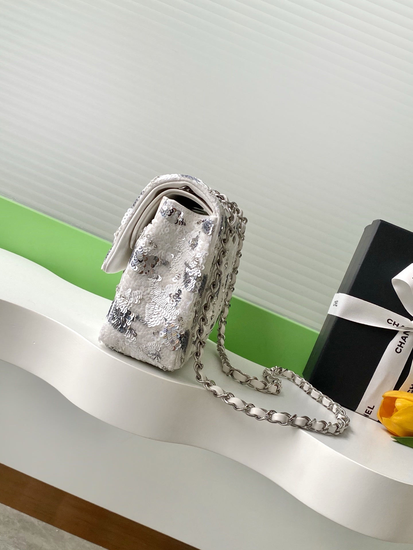 25 Embellished Tweed Flap Shoulder Bag