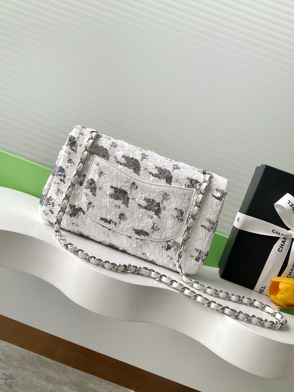 25 Embellished Tweed Flap Shoulder Bag