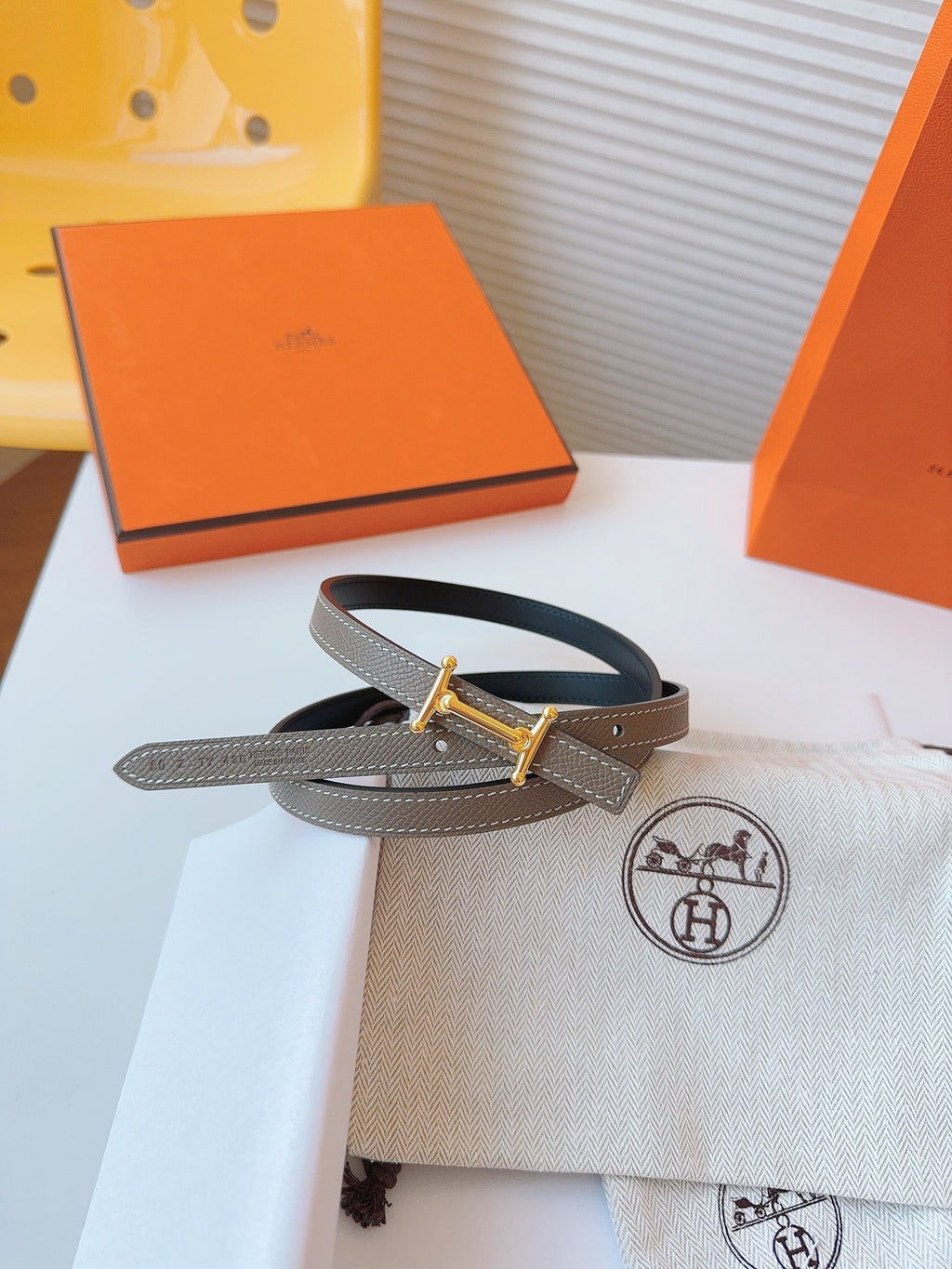 Slim Reversible Belt – Etoupe / Black (Gold Hardware)