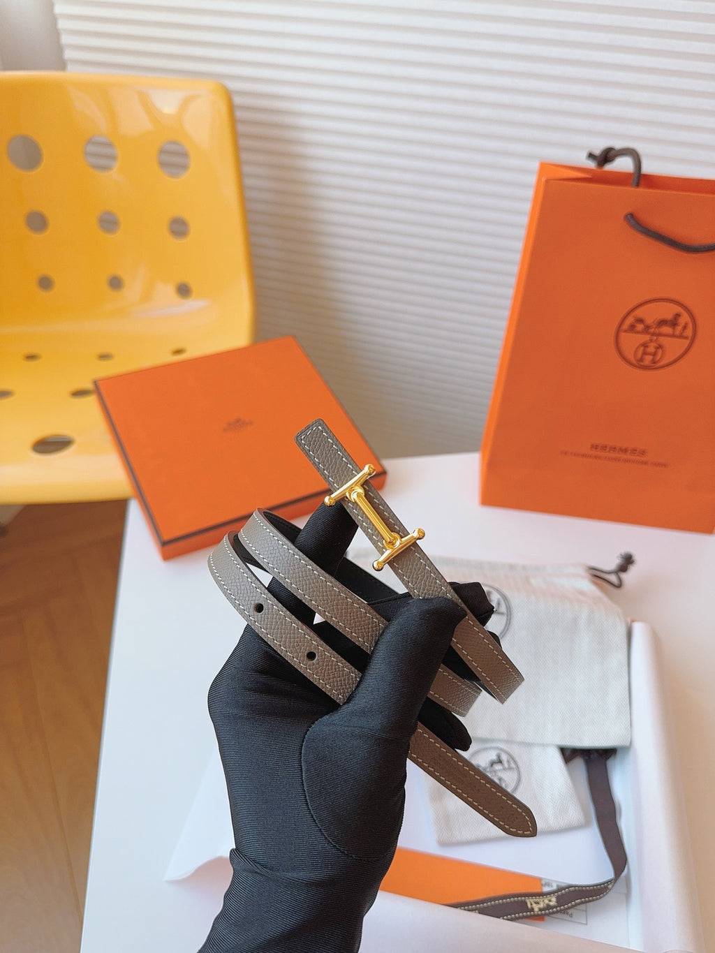 Slim Reversible Belt – Etoupe / Black (Gold Hardware)