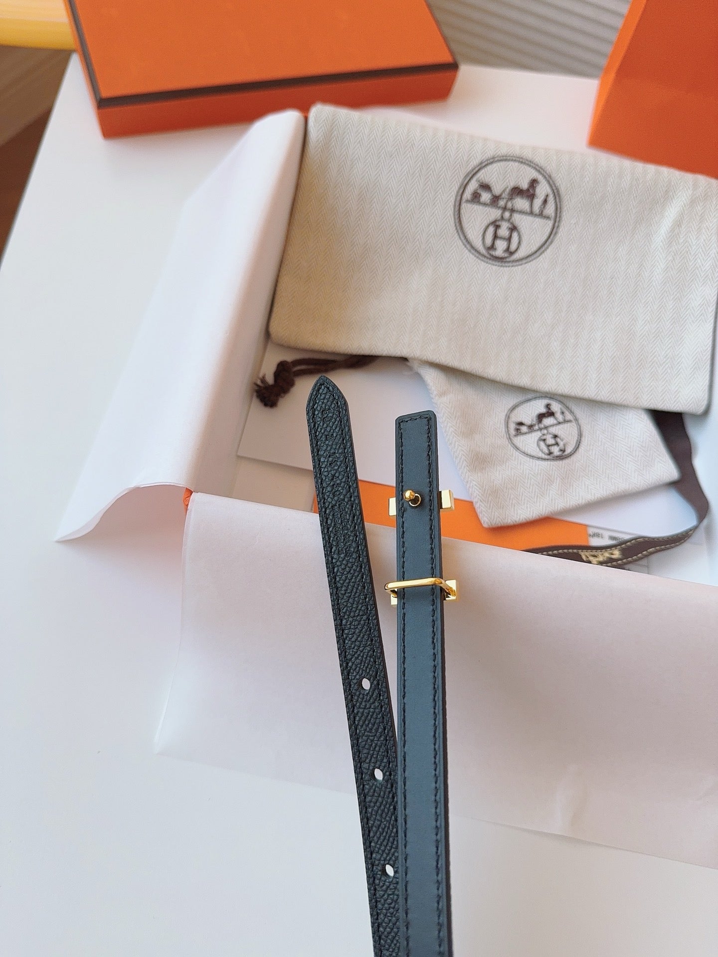 Slim H Belt Black Leather – Gold Hardware