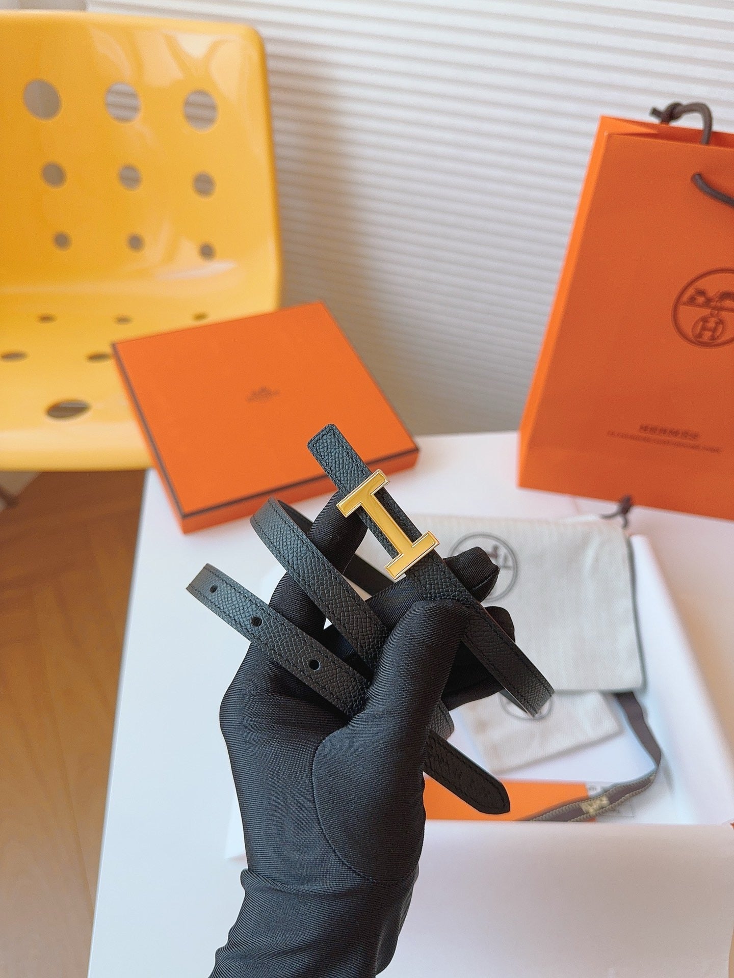 Slim H Belt Black Leather – Gold Hardware