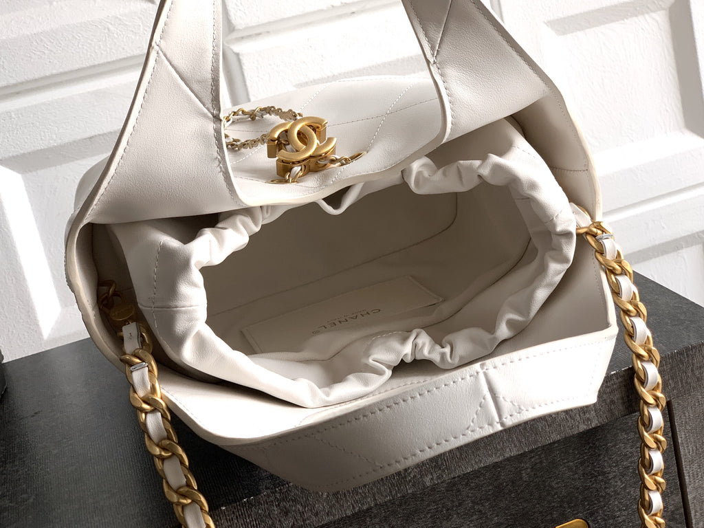 26P Quilted Leather Style Basket Bag