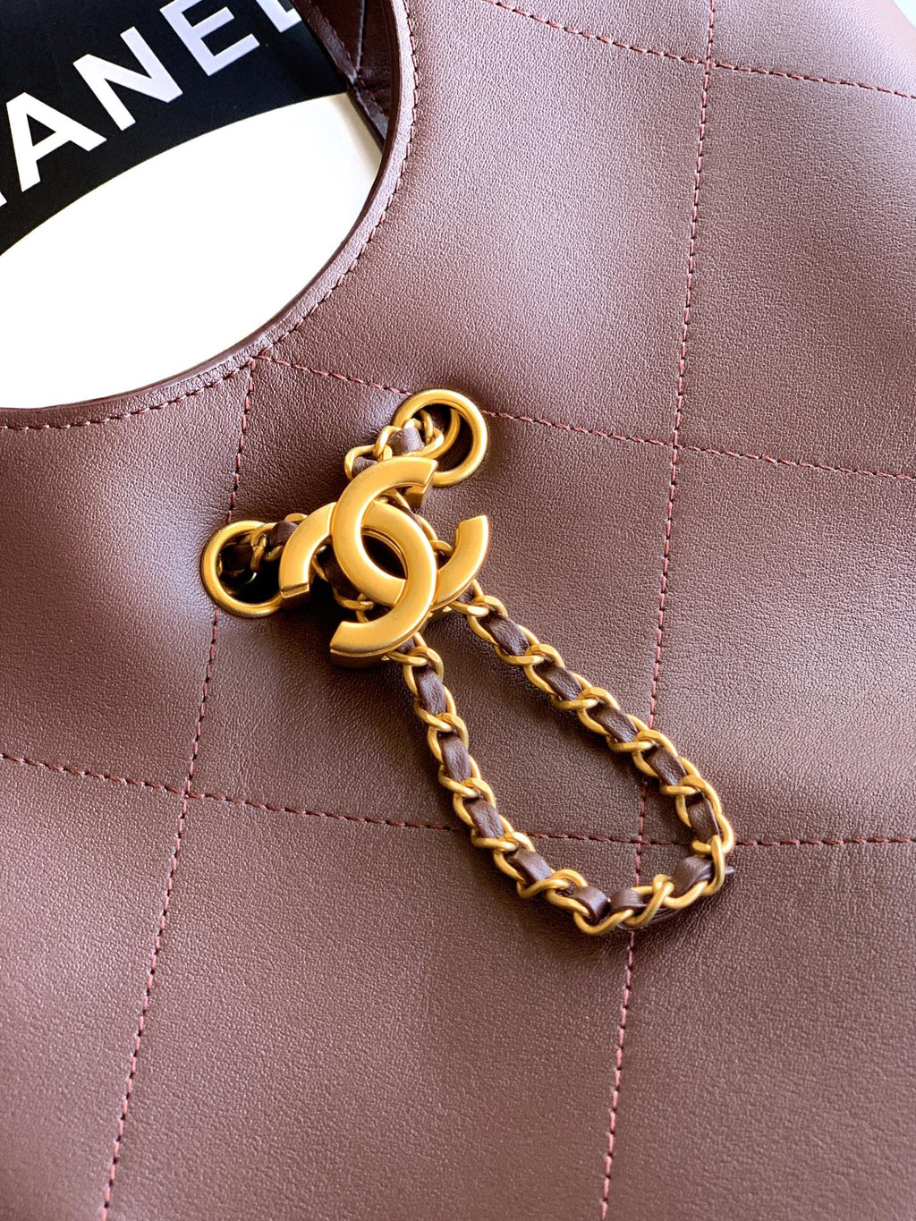 26P Quilted Leather Style Basket Bag