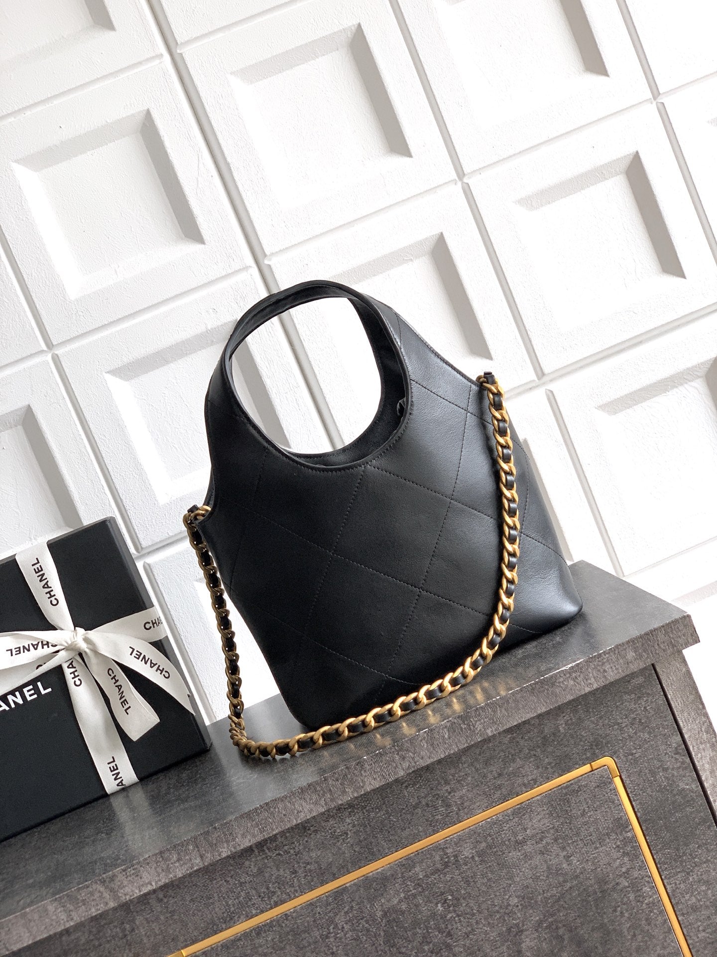 26P Quilted Leather Style Basket Bag