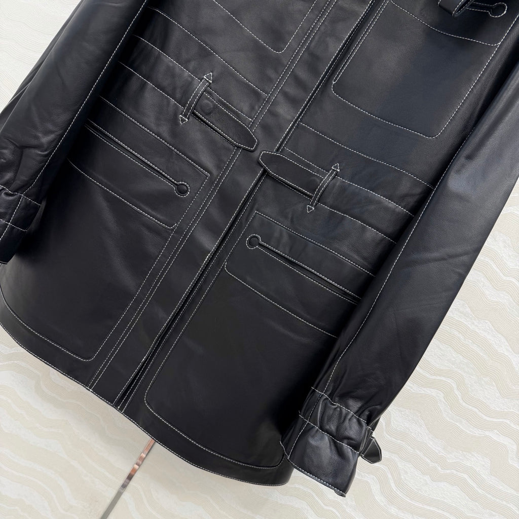 Hooded Sheepskin Jacket – Modern Utility Elegance