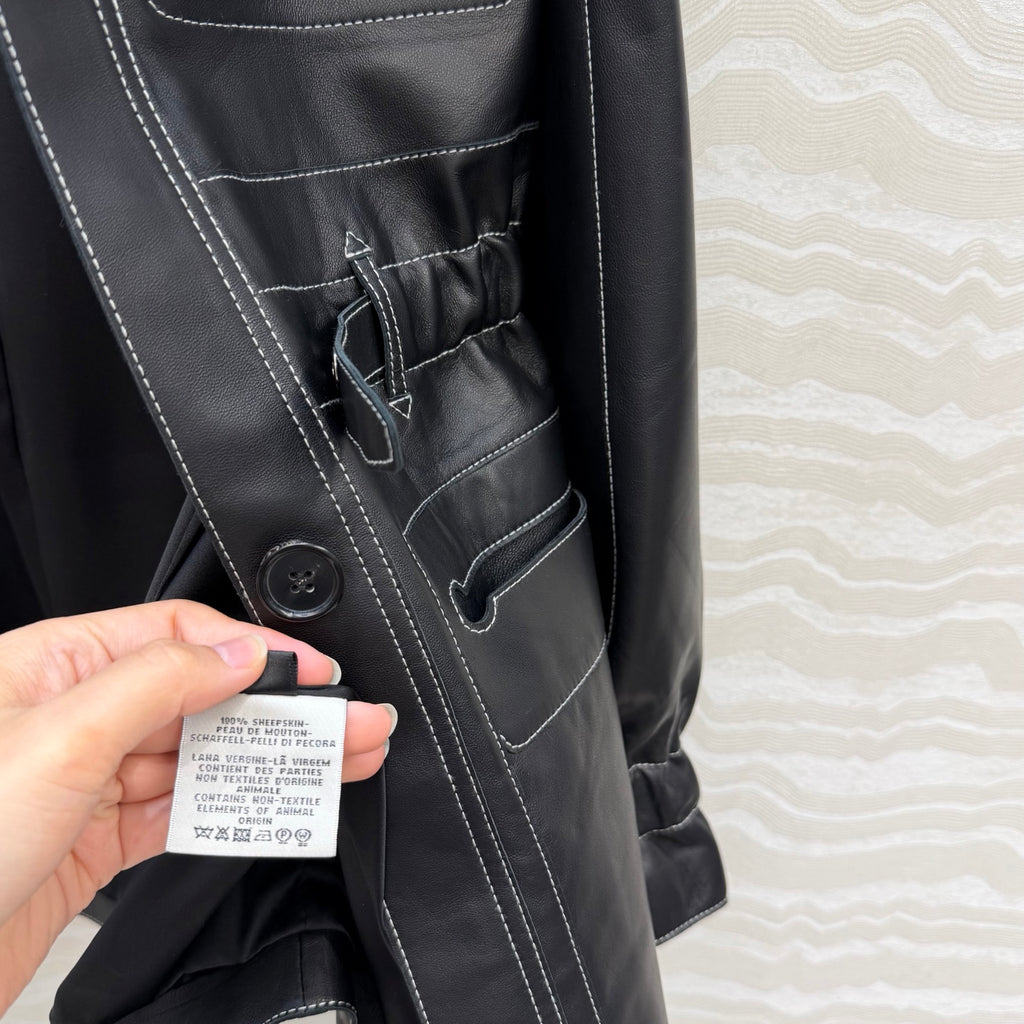 Hooded Sheepskin Jacket – Modern Utility Elegance