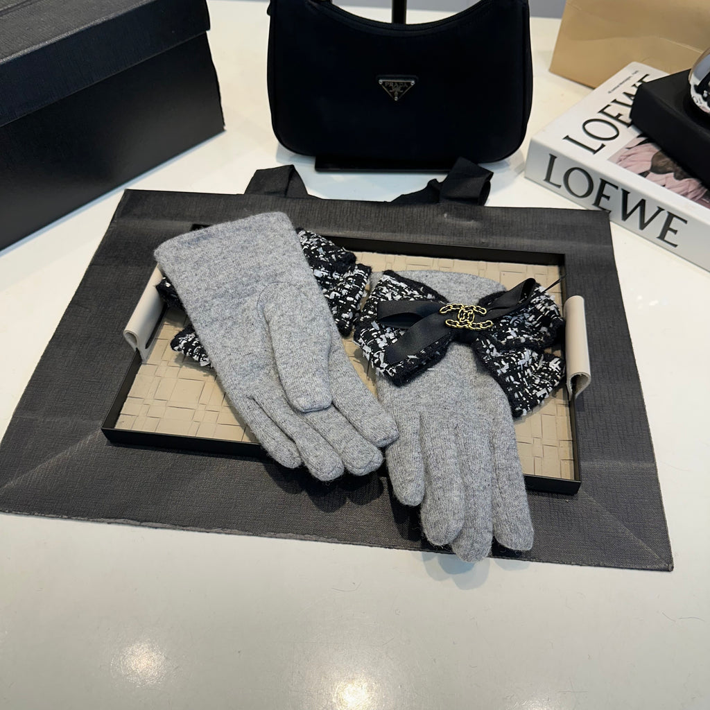 Bow Detail Knit Gloves