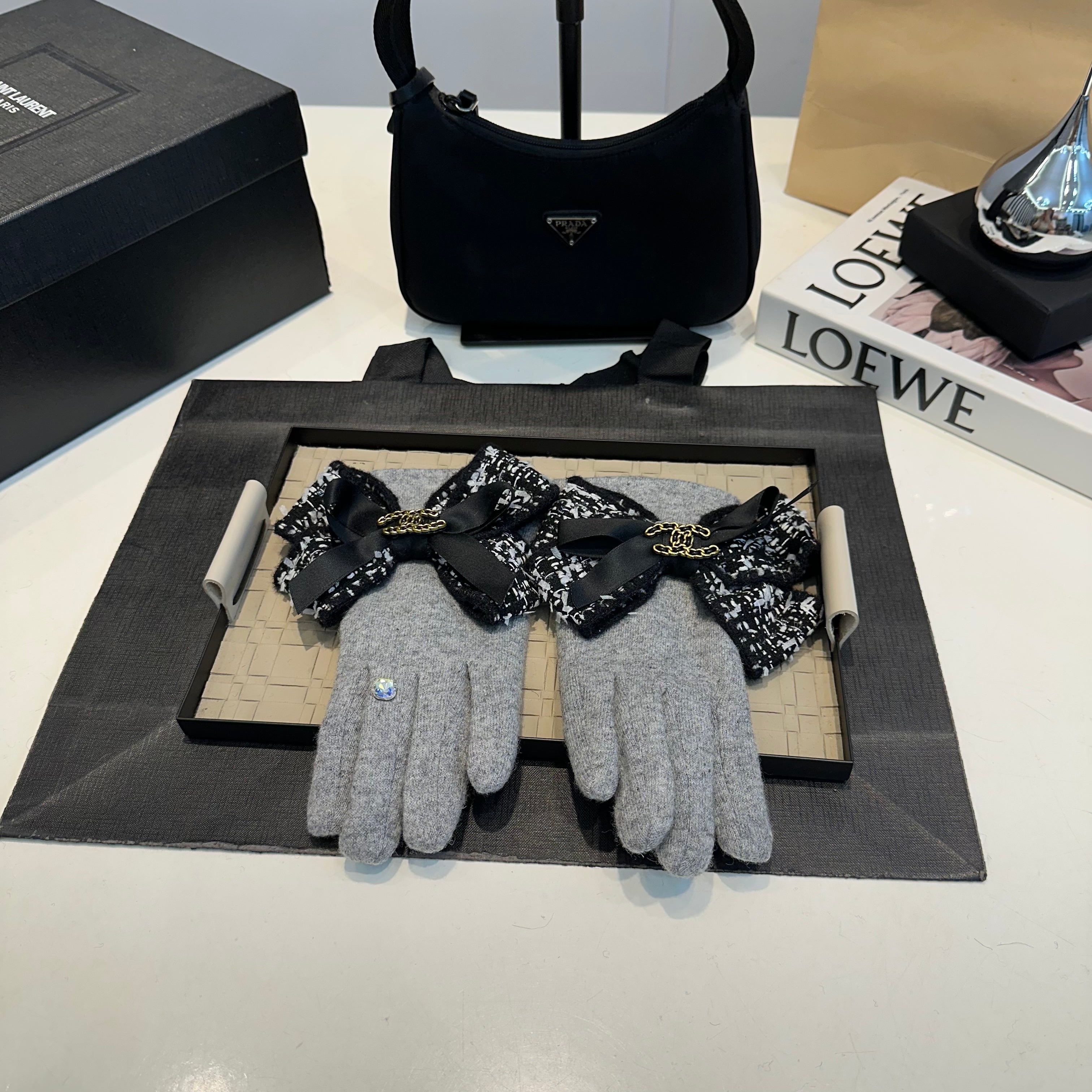 Bow Detail Knit Gloves