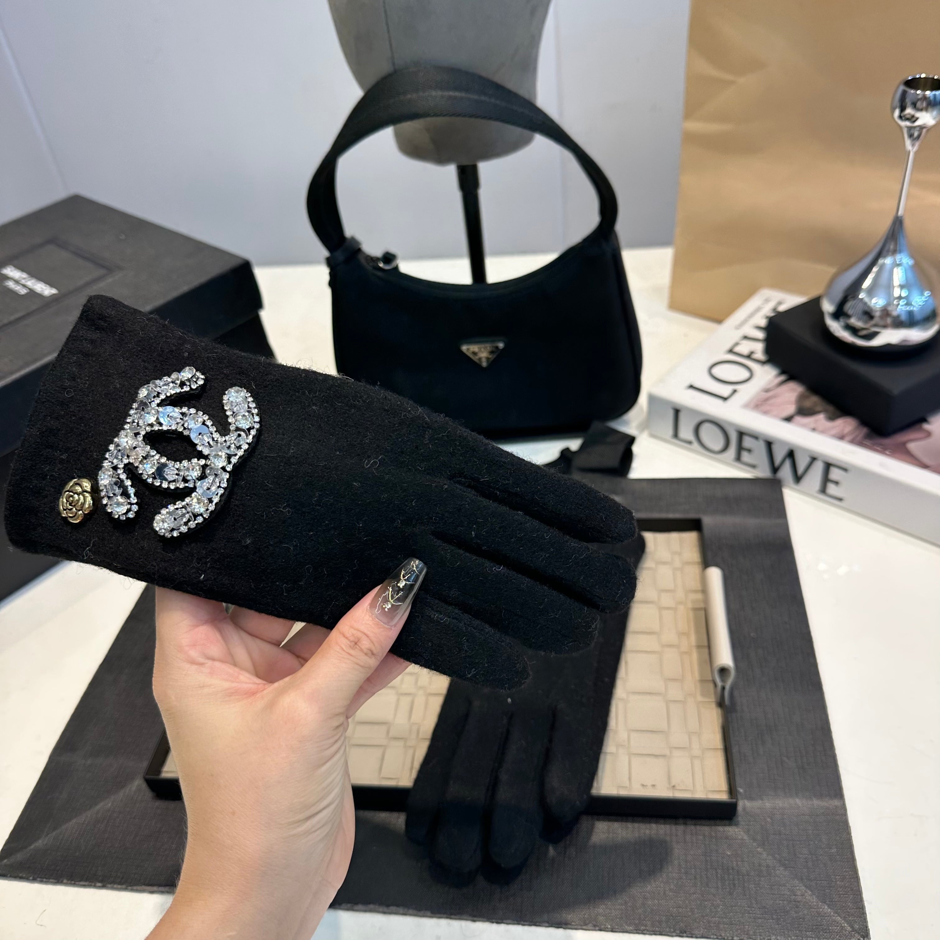 Crystal Logo Knit Gloves