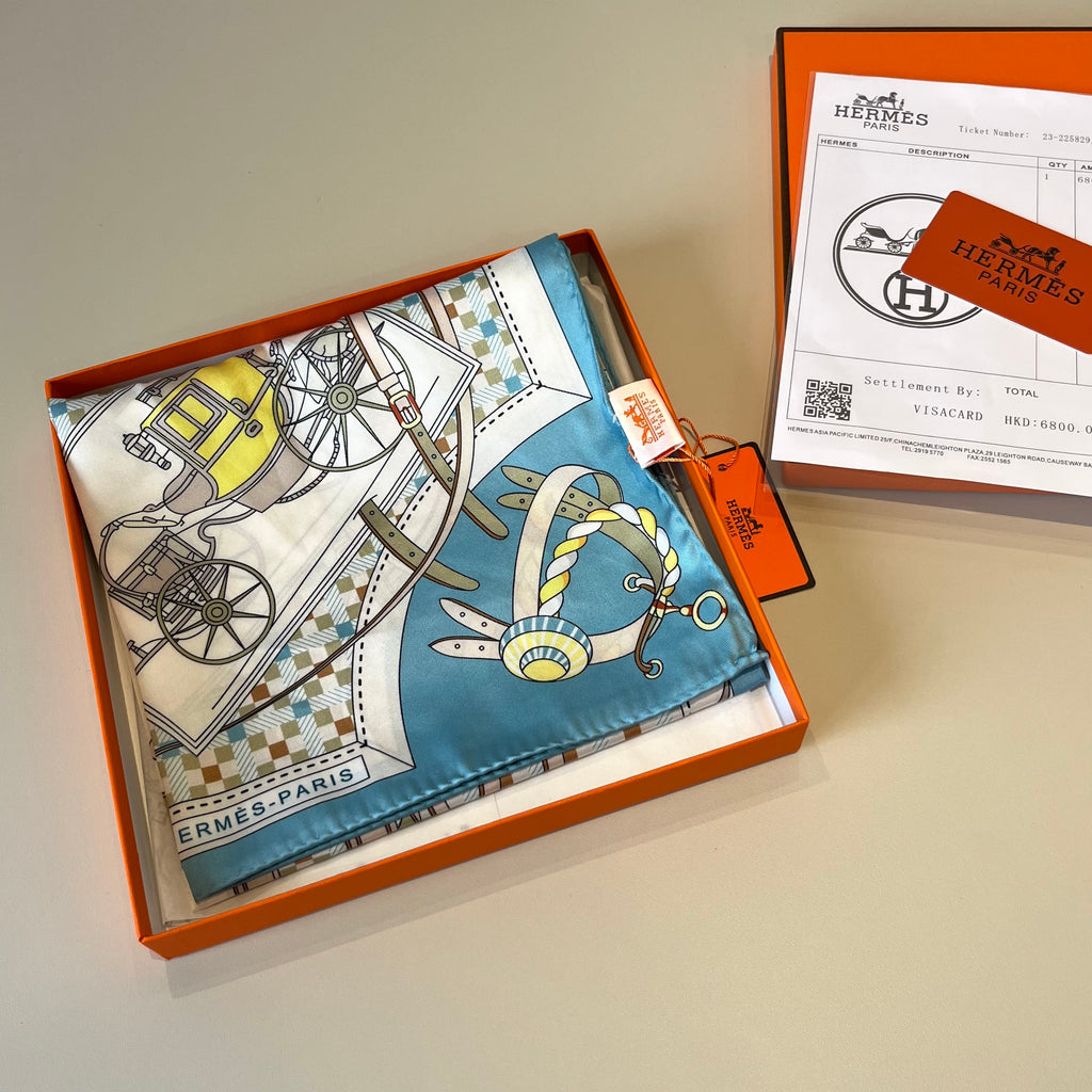 Carré 70 Les Voitures Nouvelles Scarf