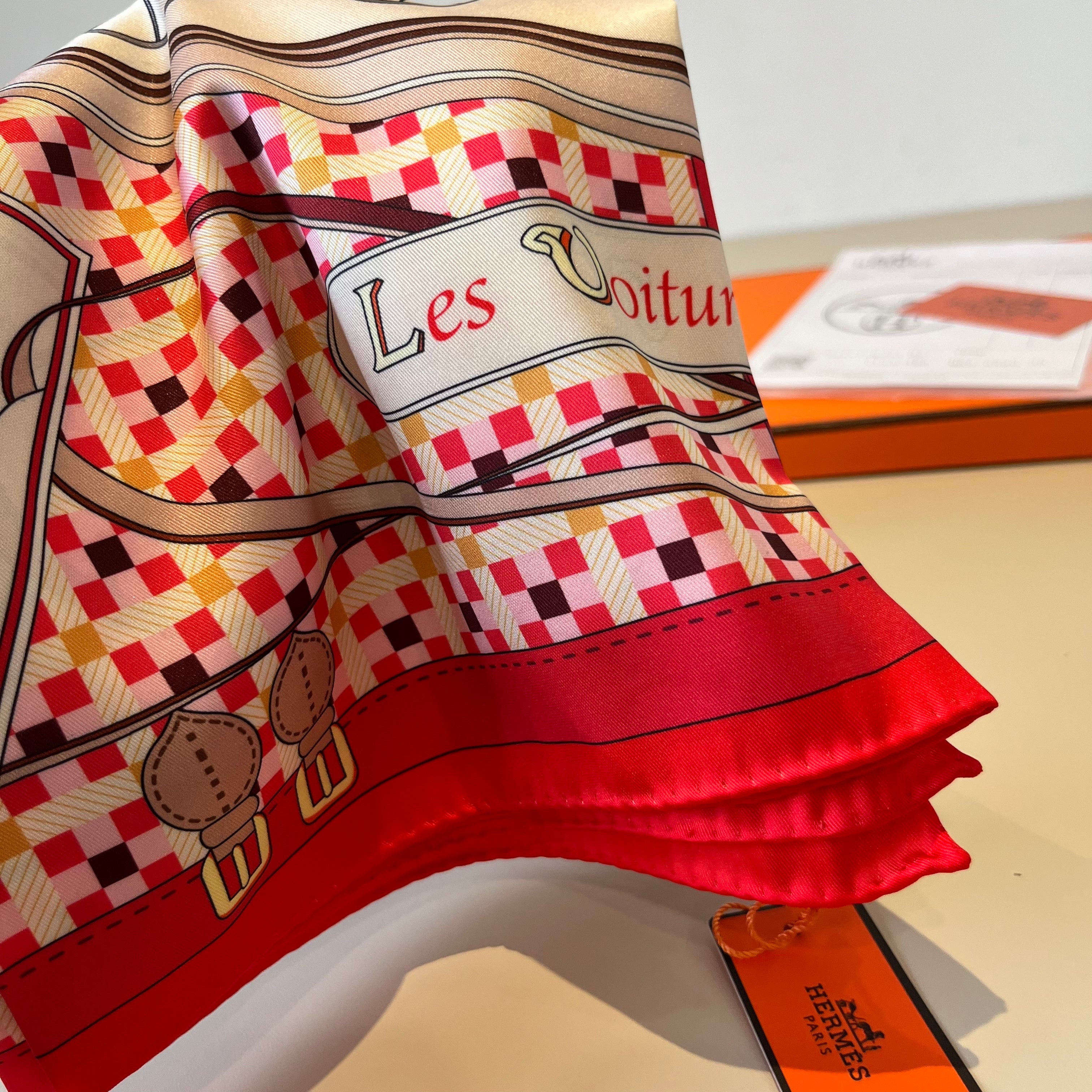 Carré 70 Les Voitures Nouvelles Scarf