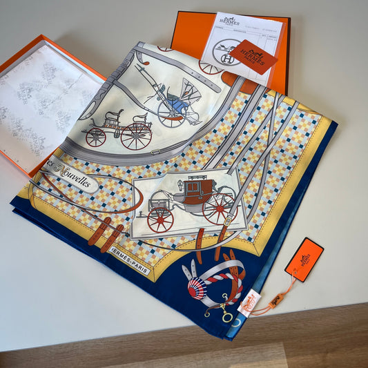 Carré 70 Les Voitures Nouvelles Scarf