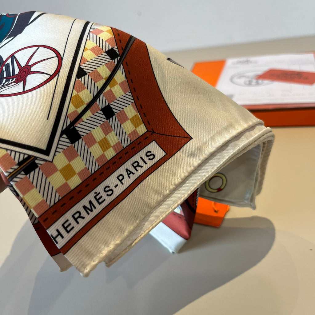 Carré 70 Les Voitures Nouvelles Scarf