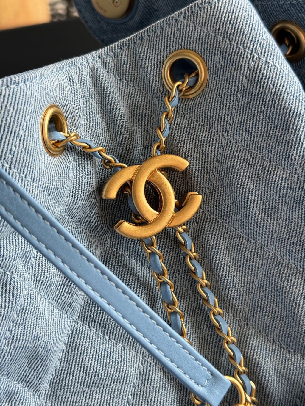 25 Large Quilted Handbag