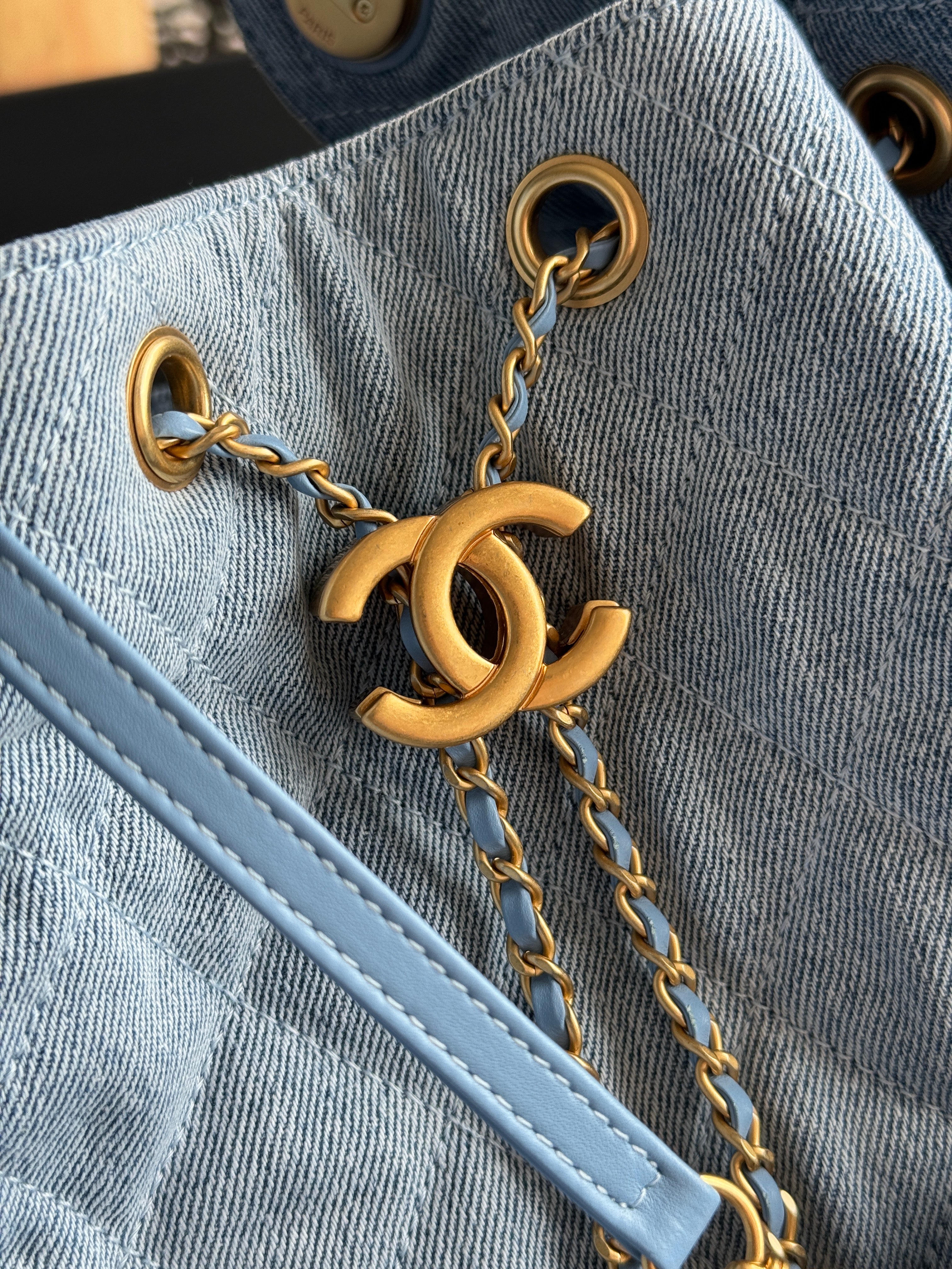 25 Large Quilted Handbag