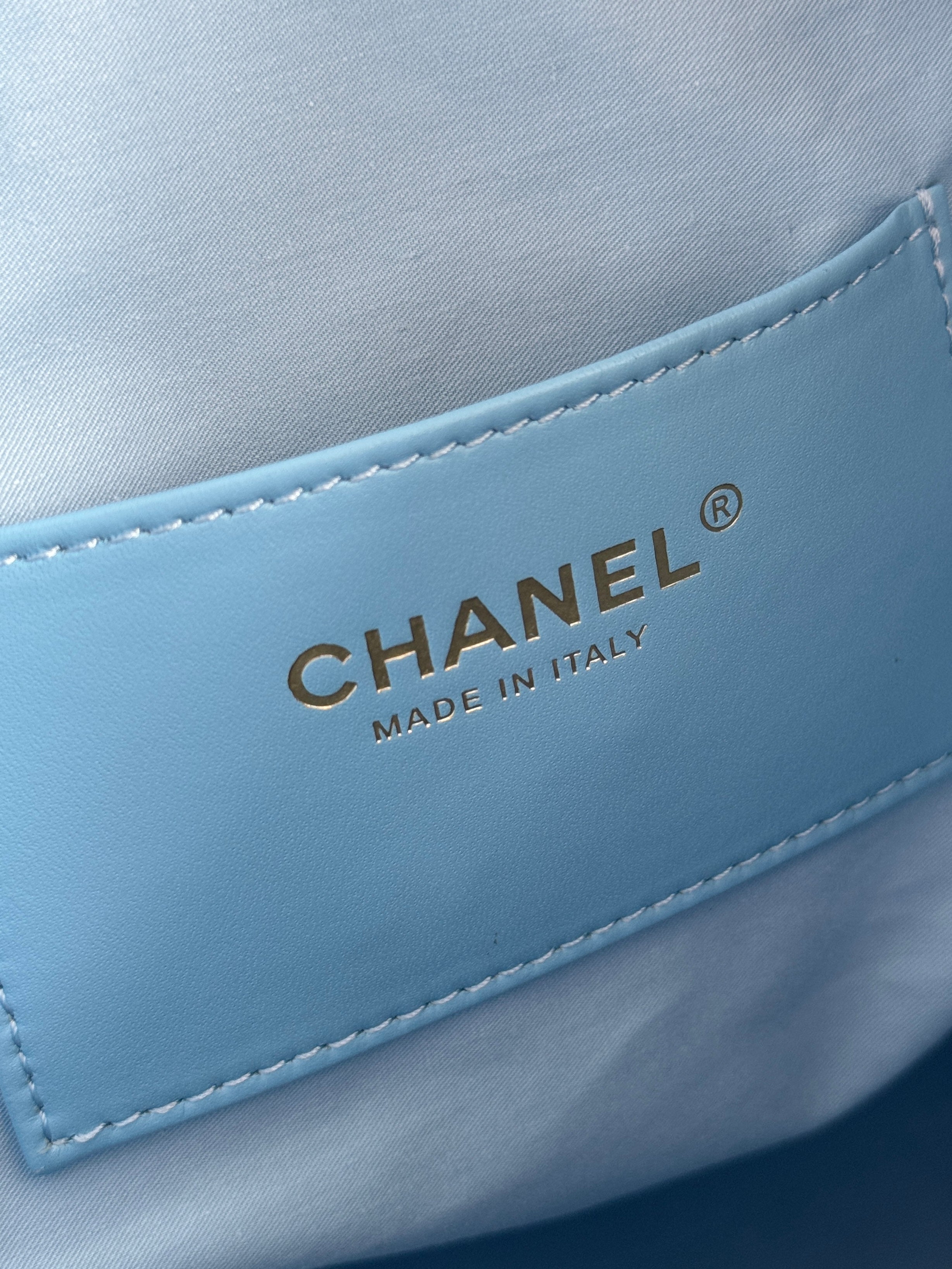 25 Large Quilted Handbag