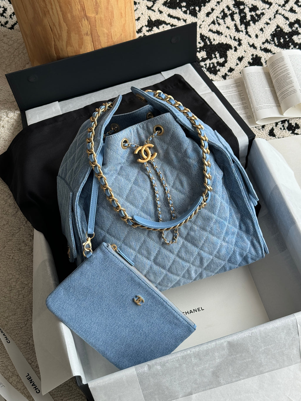 25 Large Quilted Handbag