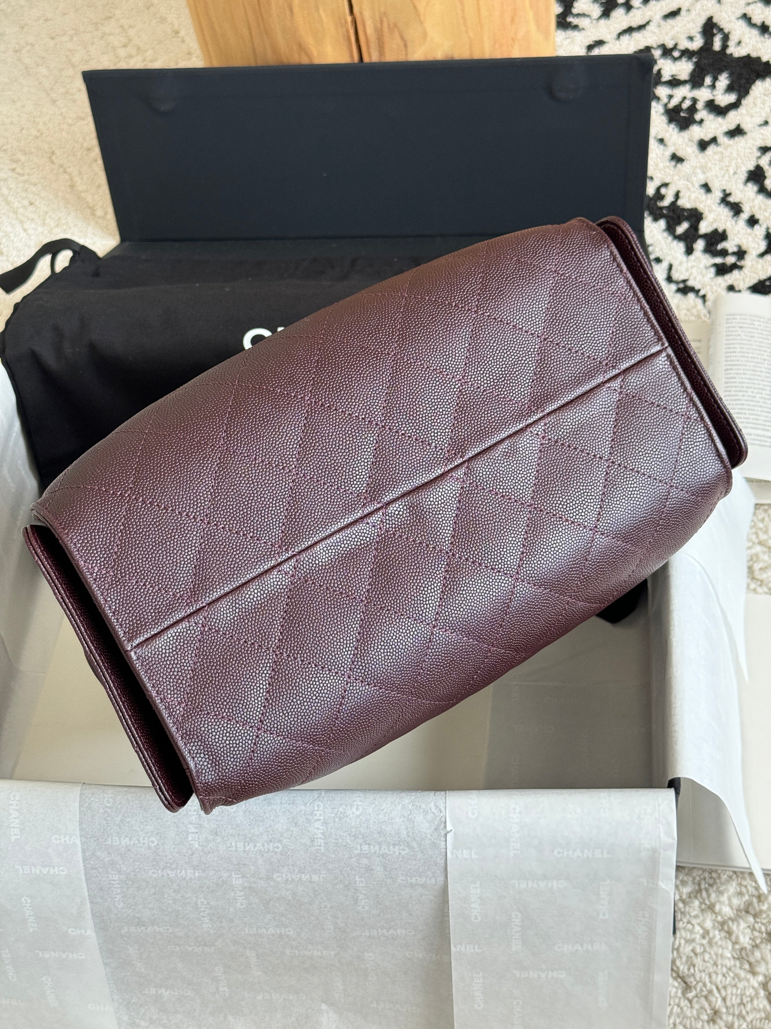 25 Medium Quilted Hobo Handbag