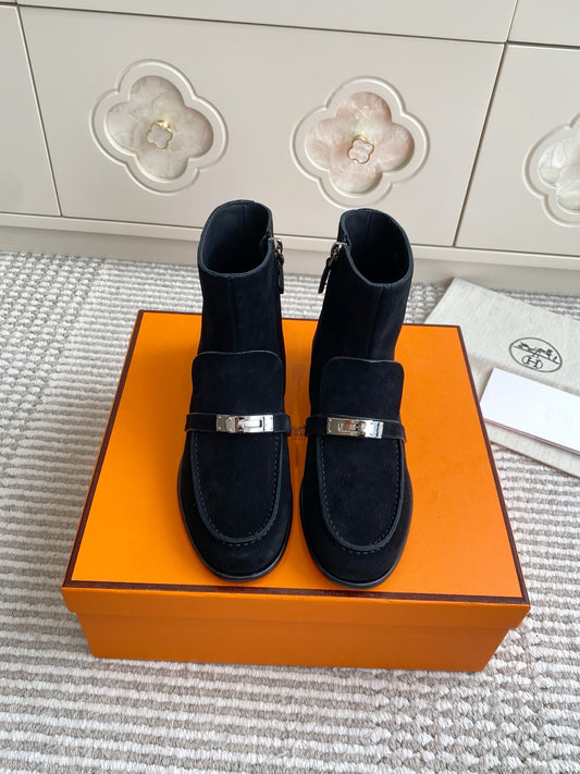 Kelly Buckle Short Suede Ankle Boots