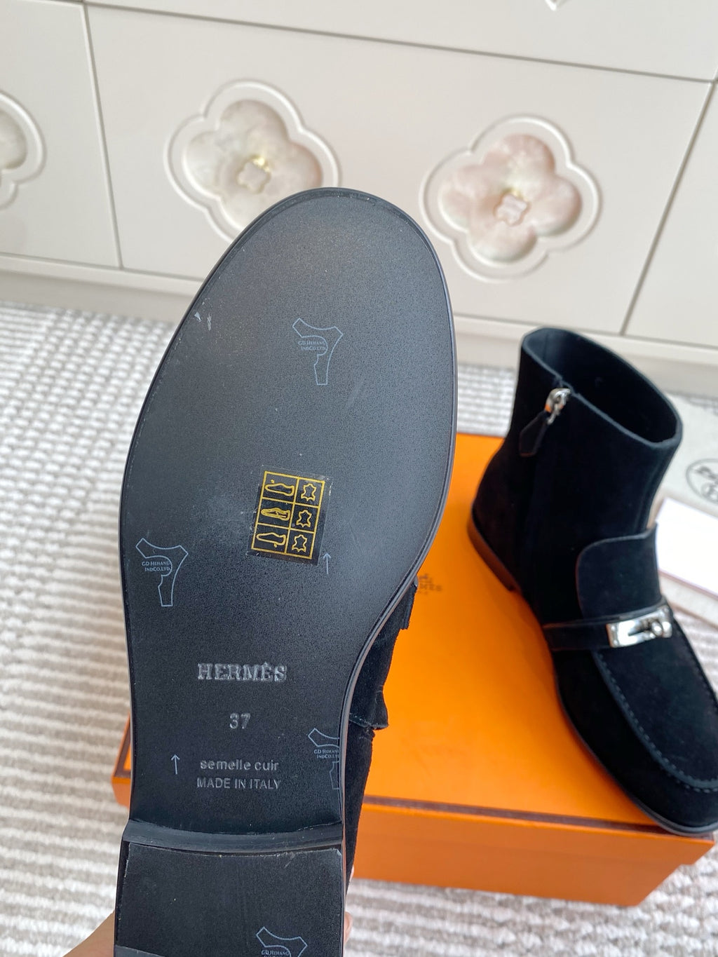 Kelly Buckle Short Suede Ankle Boots