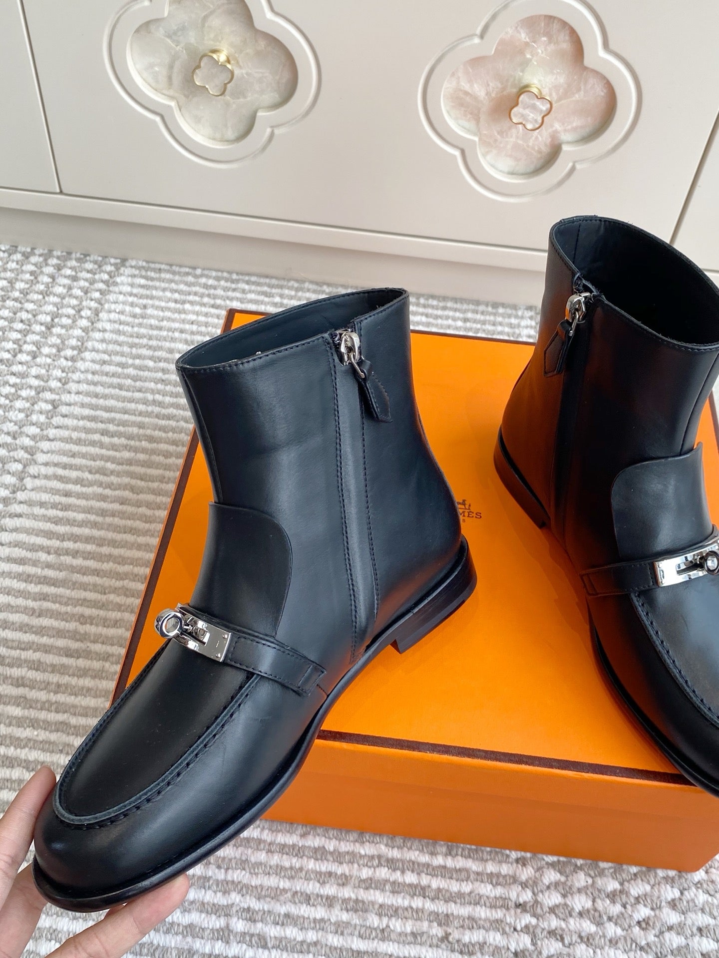 Kelly Buckle Short Leather Ankle Boots